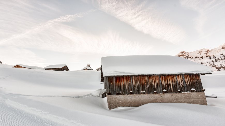 白雪覆盖的小屋超清风景壁纸