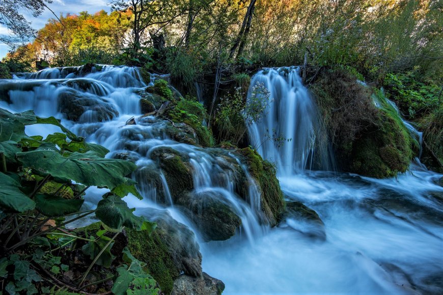 山林河流瀑布流水自然风景图片壁纸